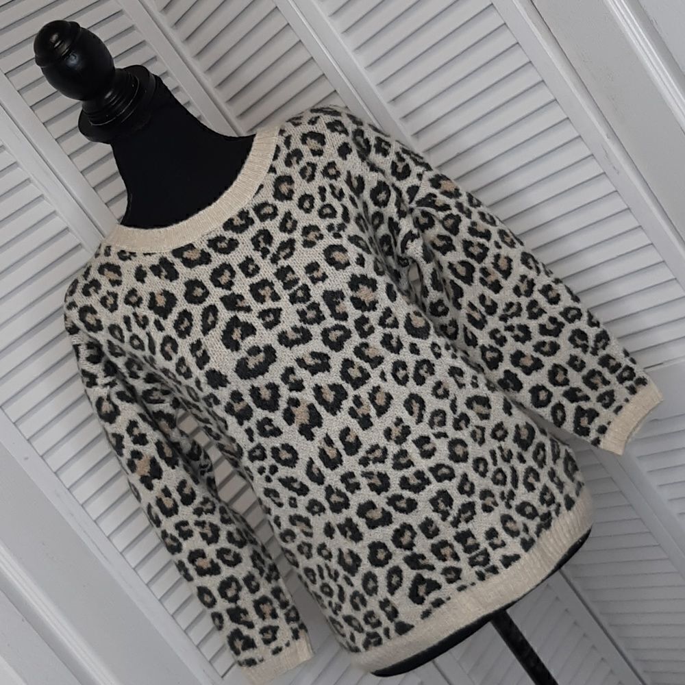 GAP Leopard Print Quarter Sleeve Sweater